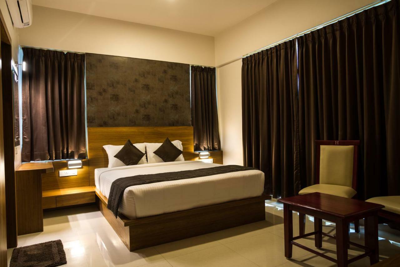 Heritage Inn Mysore Exterior foto